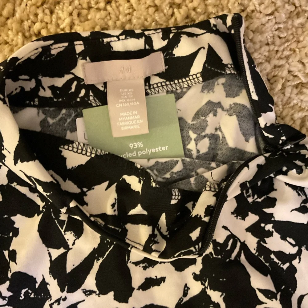 ❌FINAL❌ H&M Patterned Dress - Picture 5 of 6